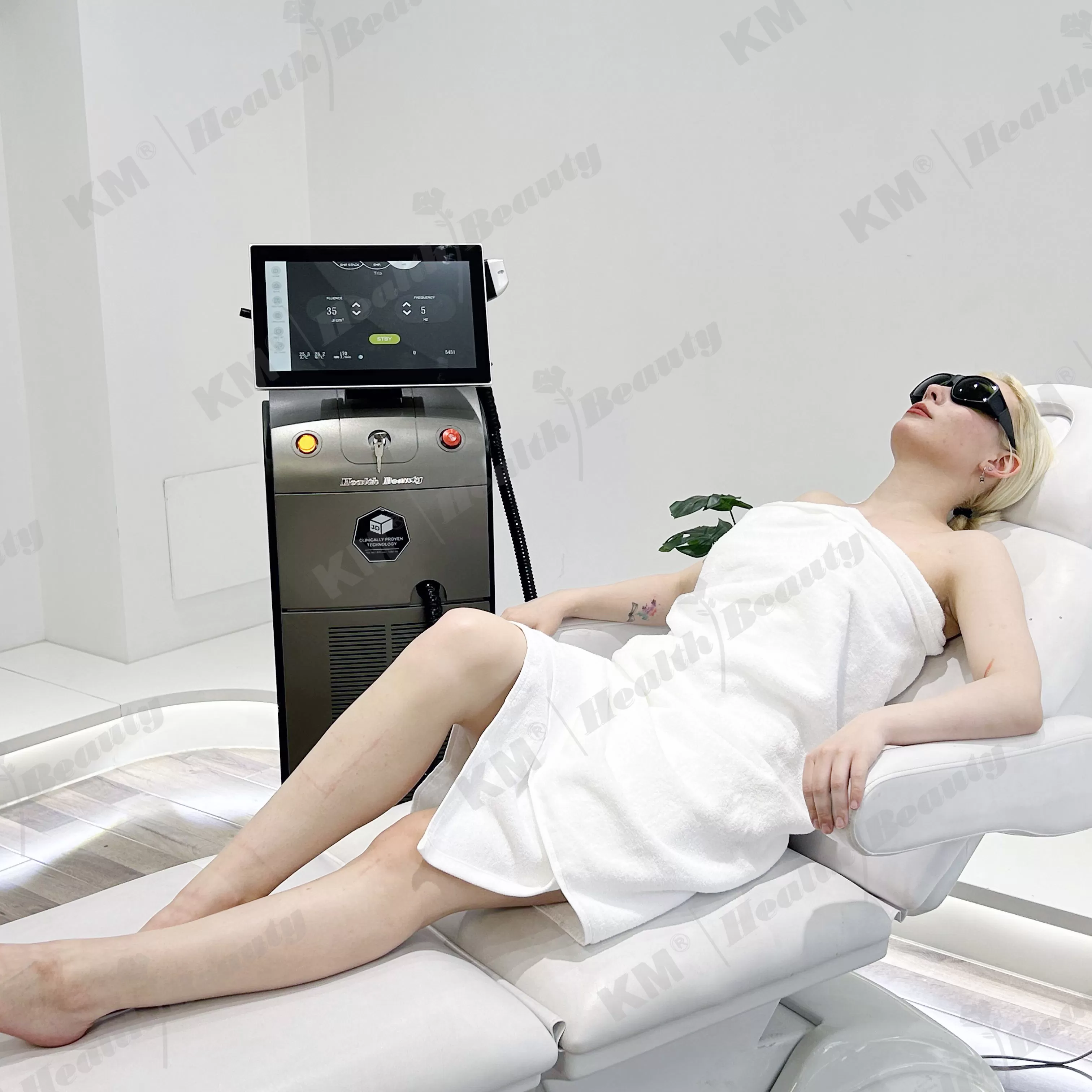 Weifang KM Newest 4K 1000W1200W1600W Triple wave Platinum Titanium/808nm laser diode hair removal/755 8081064 diode laser machine price